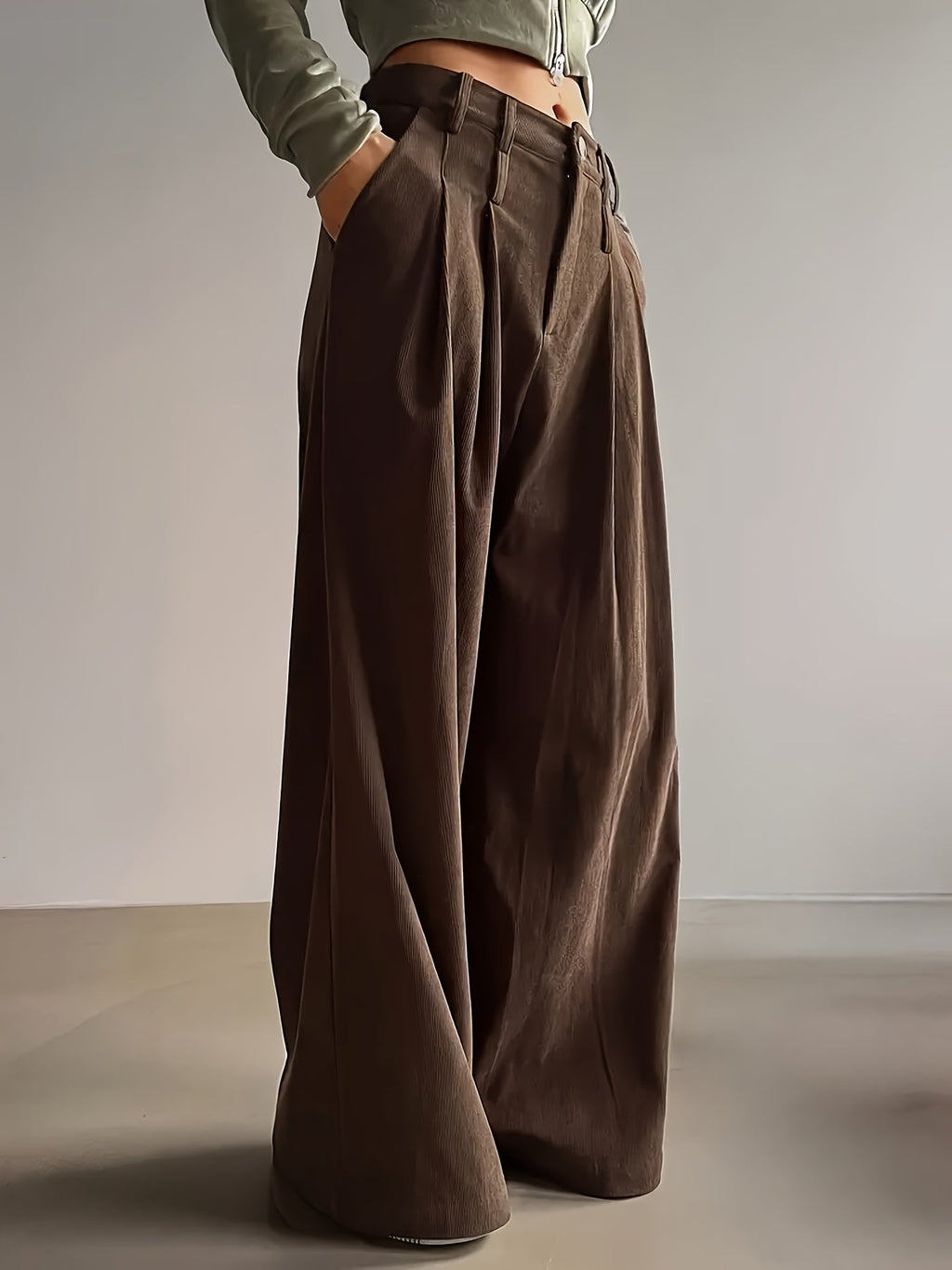 Pleated Wide-Leg Trousers in Soft Fabric for Casual or Formal Wear
