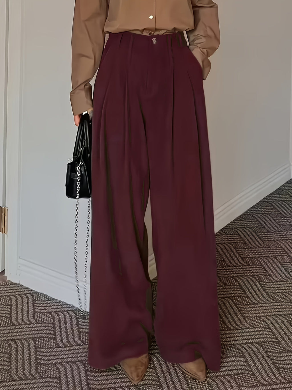 Pleated Wide-Leg Trousers in Soft Fabric for Casual or Formal Wear