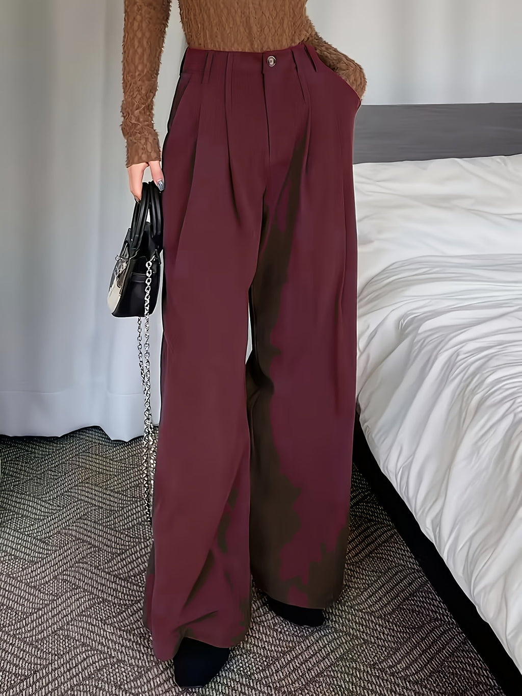 Pleated Wide-Leg Trousers in Soft Fabric for Casual or Formal Wear