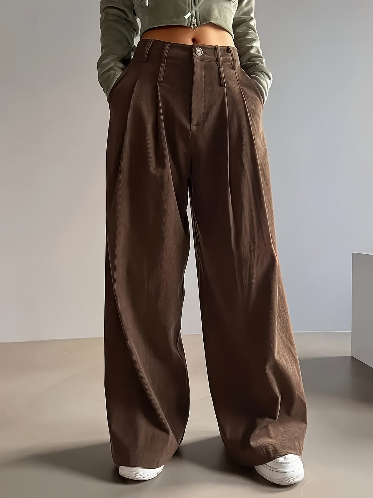 Pleated Wide-Leg Trousers in Soft Fabric for Casual or Formal Wear