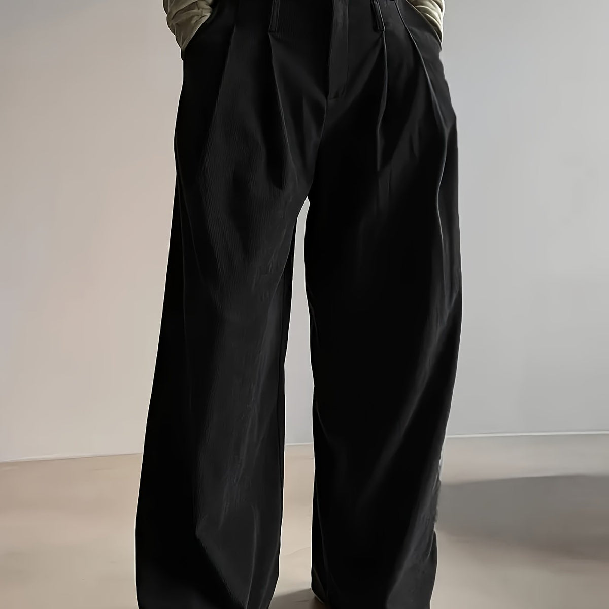 Pleated Wide-Leg Trousers in Soft Fabric for Casual or Formal Wear