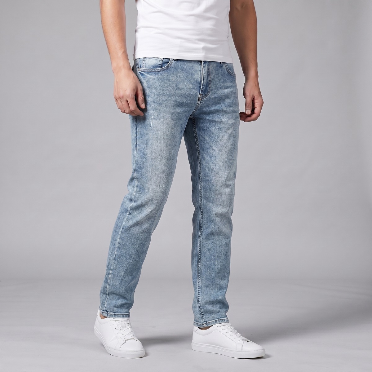 Casual Straight Leg Jeans for Men - Comfortable Denim for Everyday Wear