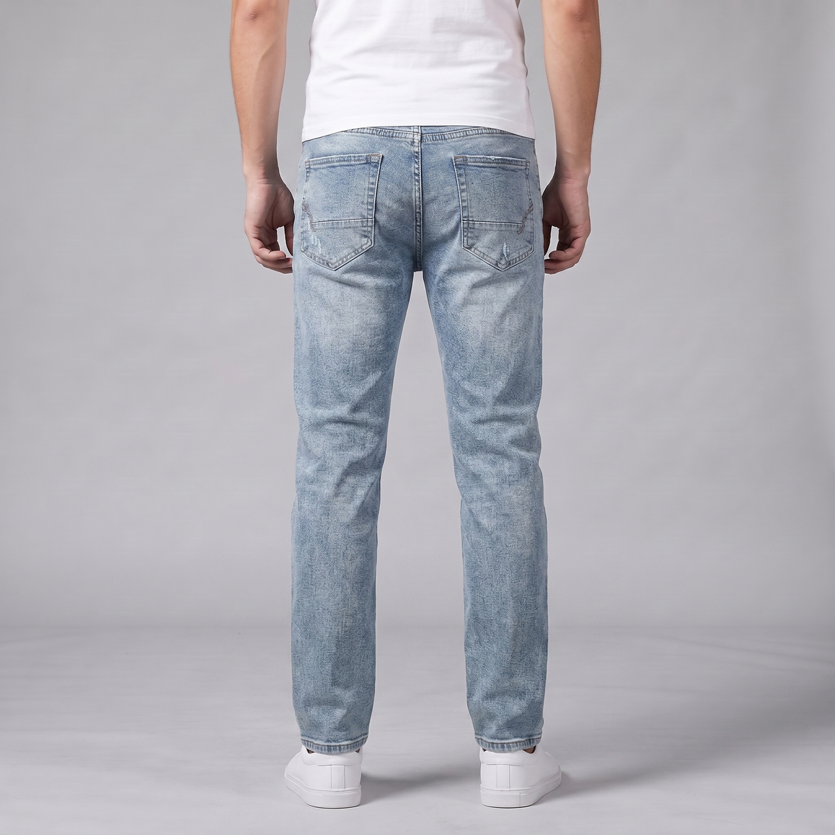 Casual Straight Leg Jeans for Men - Comfortable Denim for Everyday Wear