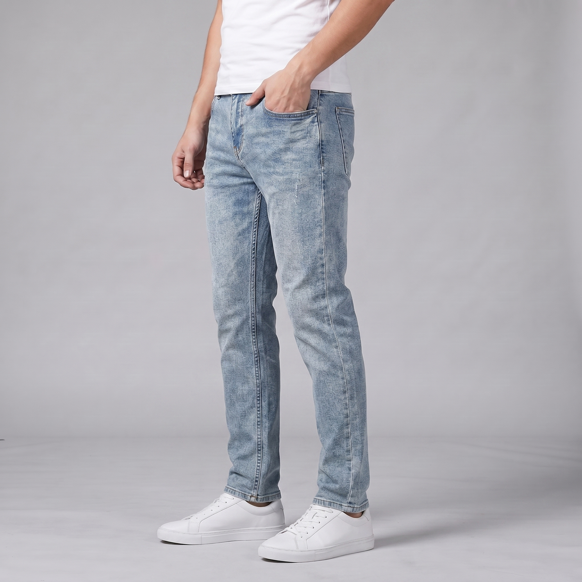 Casual Straight Leg Jeans for Men - Comfortable Denim for Everyday Wear