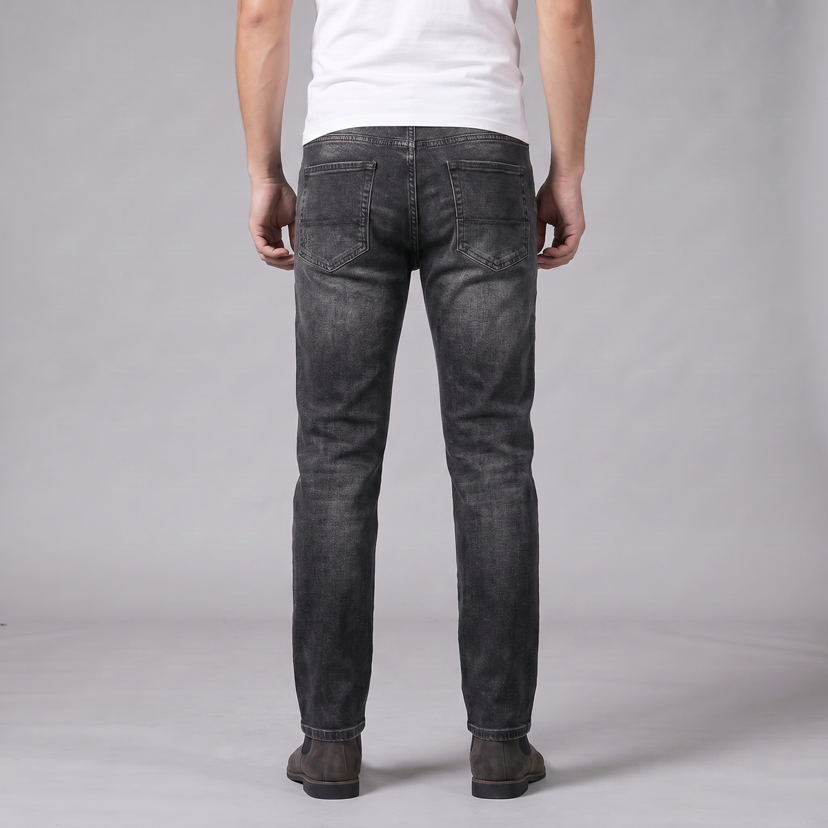 Casual Straight Leg Jeans for Men - Comfortable Denim for Everyday Wear
