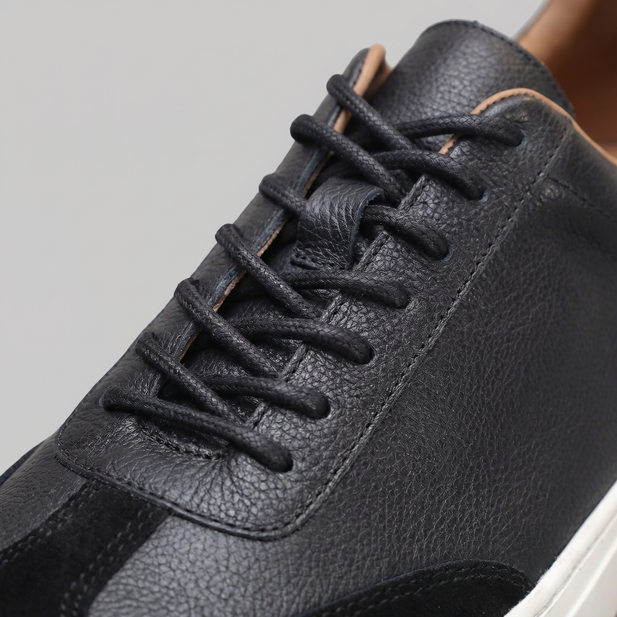 Low-Top Leather Sneakers for Men - Casual Footwear for Everyday Wear