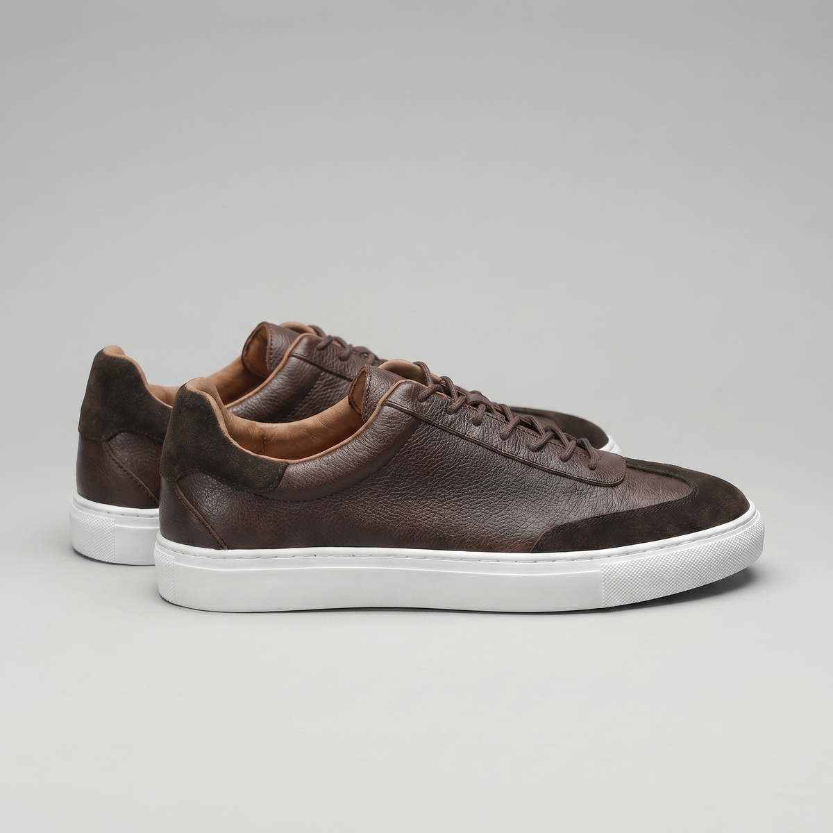 Low-Top Leather Sneakers for Men - Casual Footwear for Everyday Wear