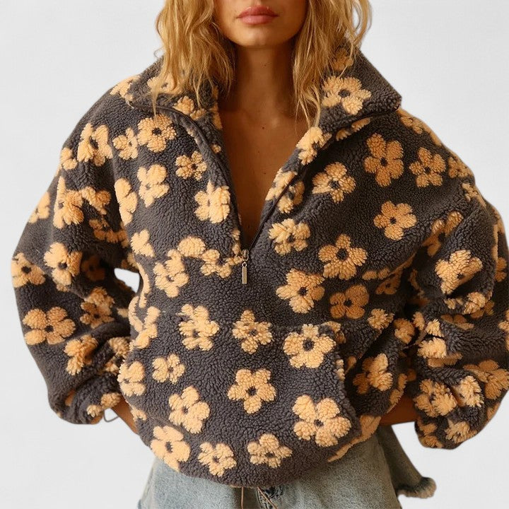 Sophisticated Women's Jumper in Soft Knit for Casual Wear