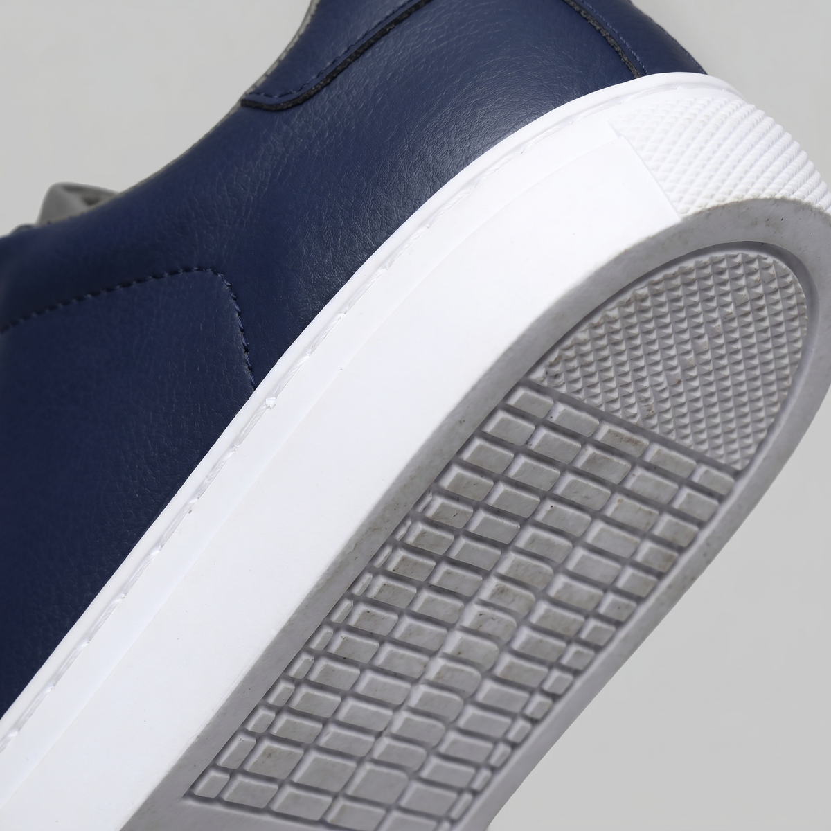 Men's Lace-Free Classic Sneakers - Casual Footwear for Everyday Wear