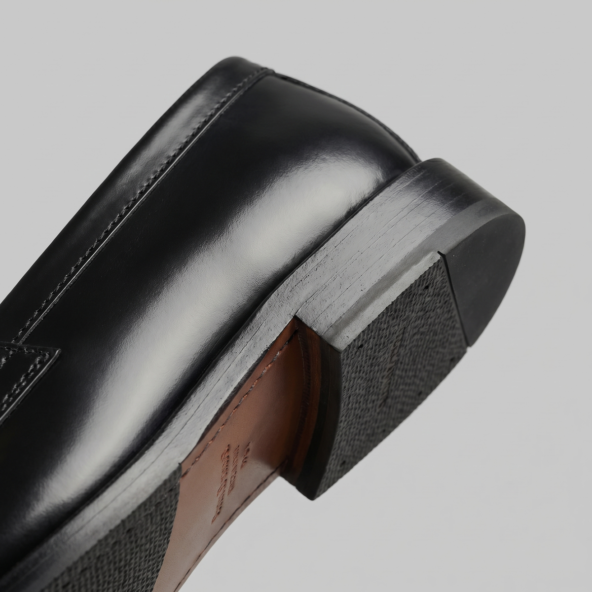 Men's Leather Penny Loafers - Classic Slip-On Dress Shoes for Casual or Formal Wear