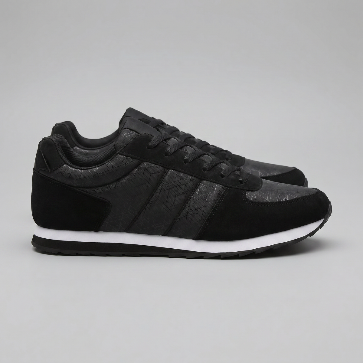 Men's Low-Top Sneakers with Patterned Design for Casual Wear