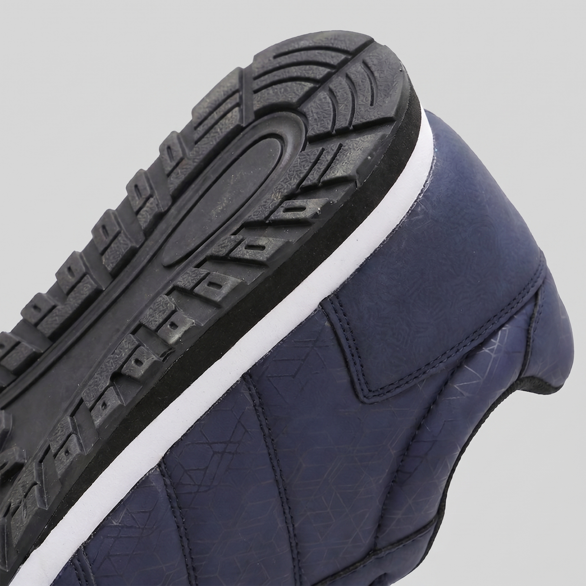 Men's Low-Top Sneakers with Patterned Design for Casual Wear