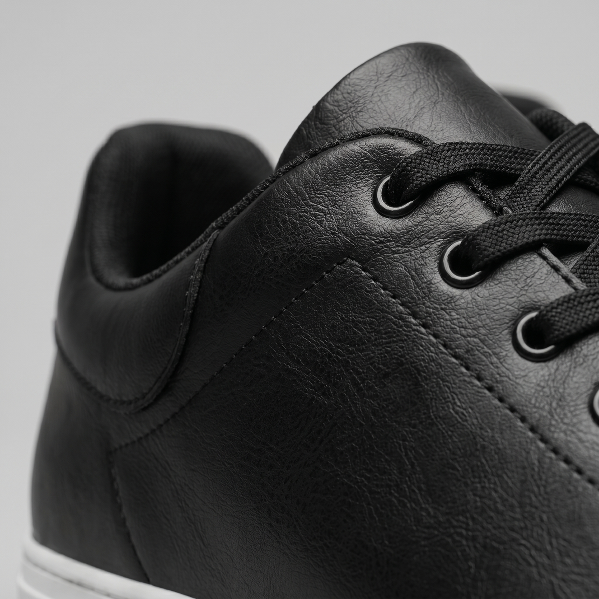 Men's Modern Style Trainers - Lightweight, Breathable Design for Casual Wear