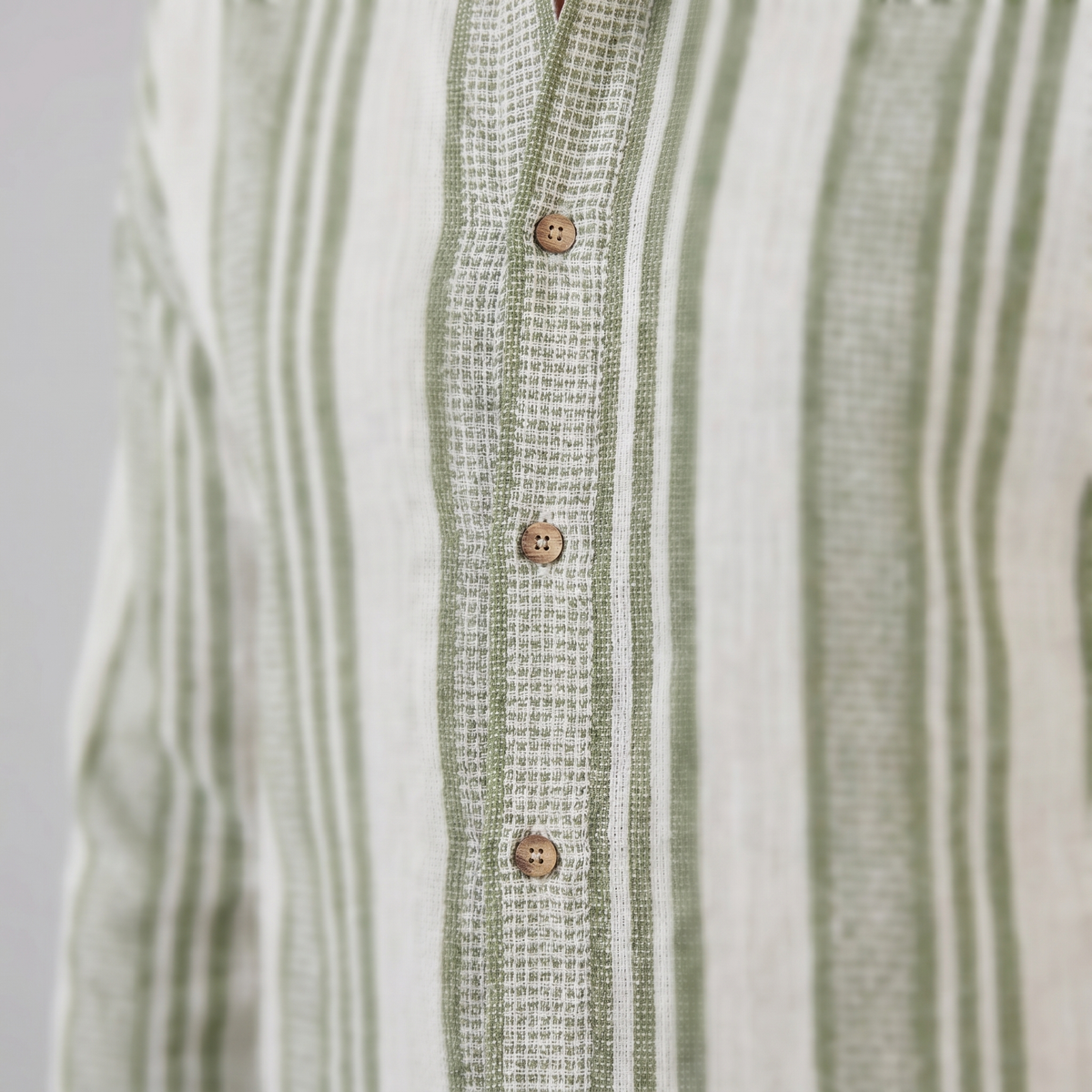 Men's Textured Stripe Summer Button-Up Shirt for Casual Wear
