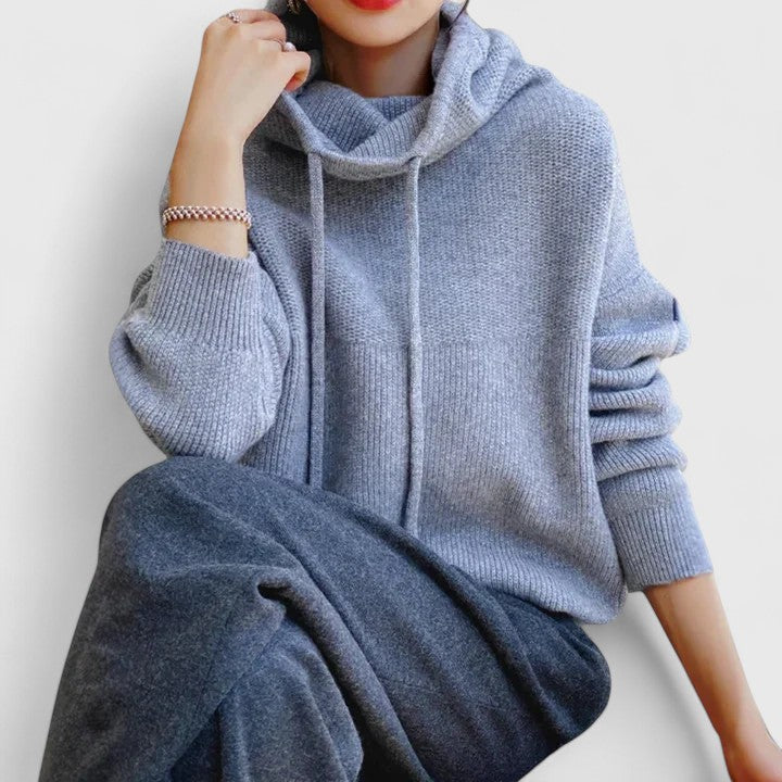 Comfortable Roll Neck Jumper in Soft Tin Knit for Casual Wear