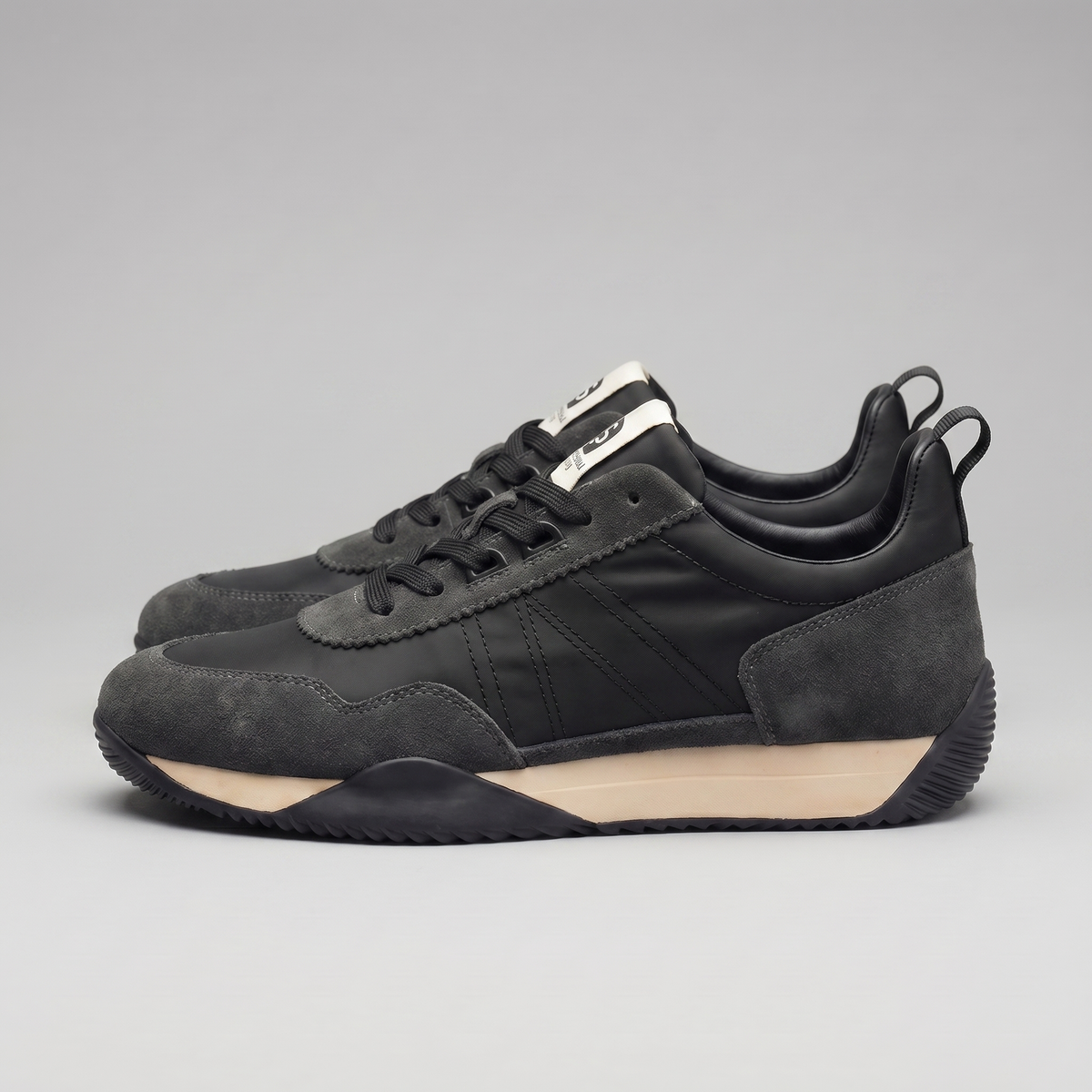 Retro Runner Sneakers for Men - Lightweight Mesh Design for Casual Wear