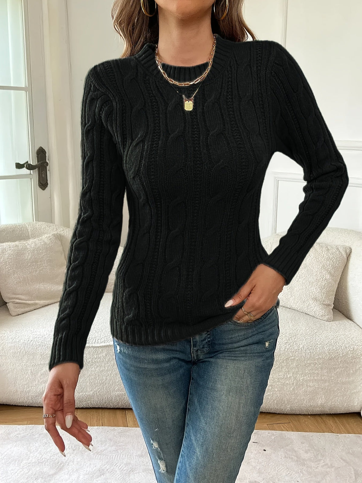 Twist-Knit Sweater - Classic Design - Cozy Knitwear for Everyday Wear