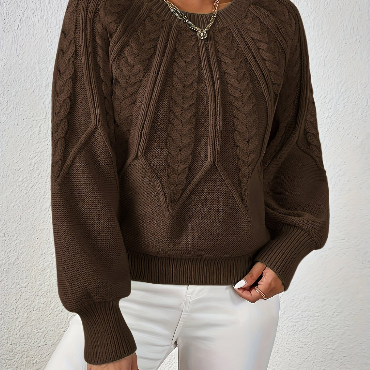 Women's Cable-Knit Cropped Jumper with Ribbed Crew Neck for Casual Wear